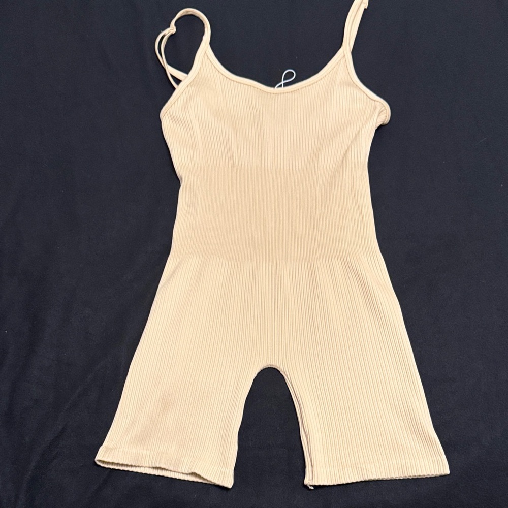 Daisy Beige Ribbed Knit Top